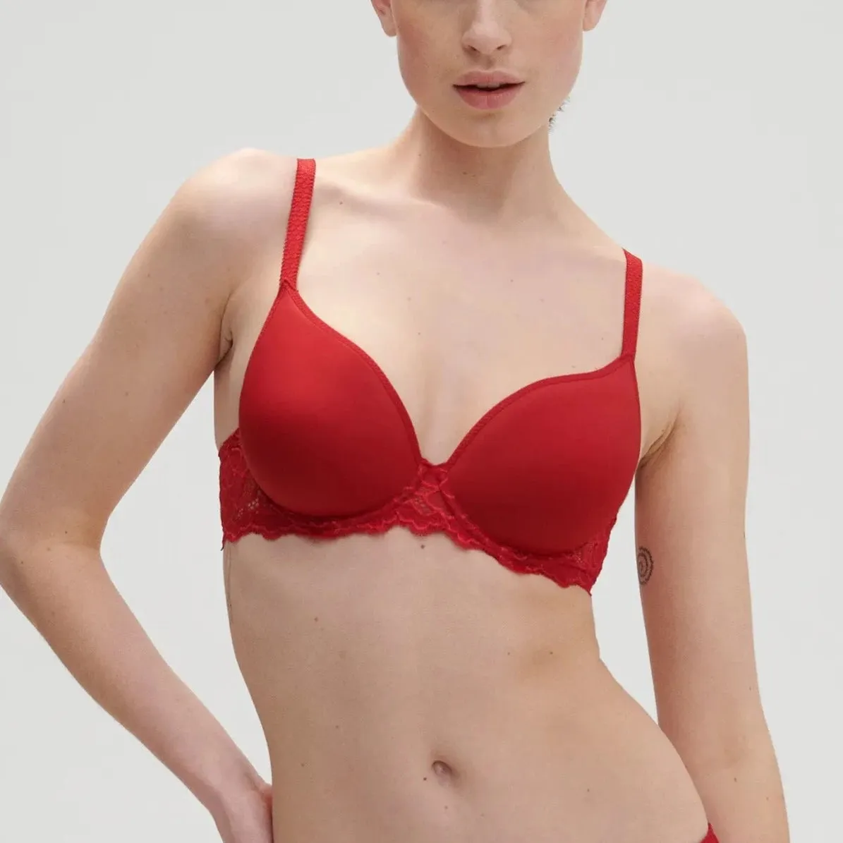 Caresse 3D Spacer Plunge Bra In Rouge Tango - Simone Perele