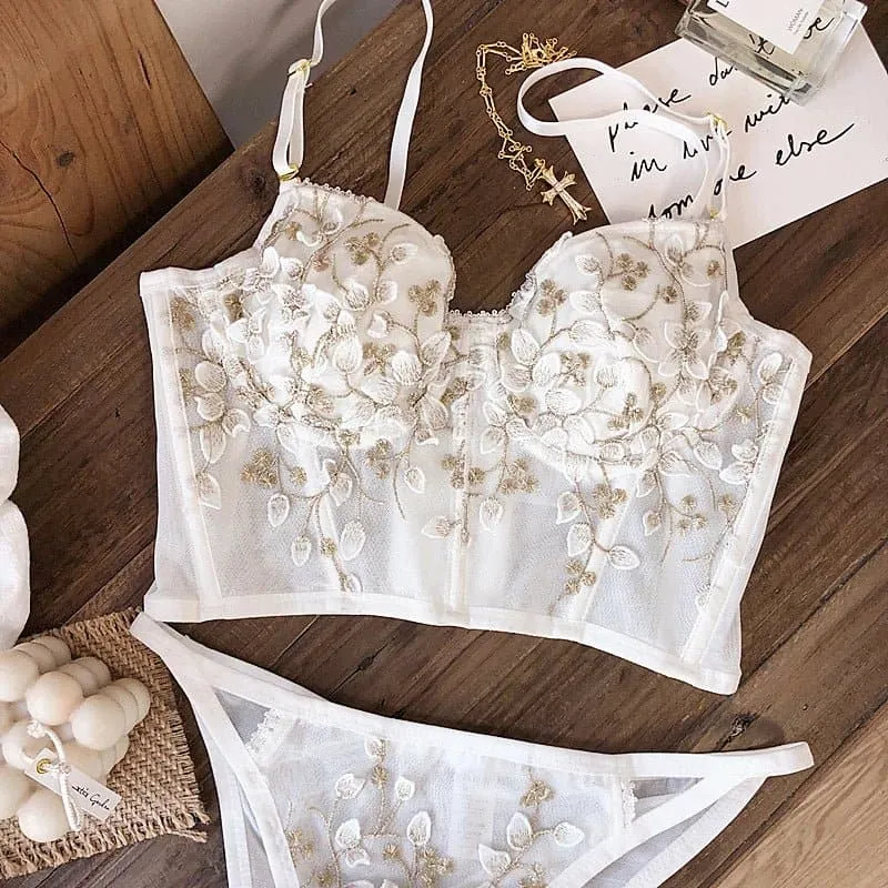 French White Floral Embroidery Lingerie with Adjustable Straps and Underwire