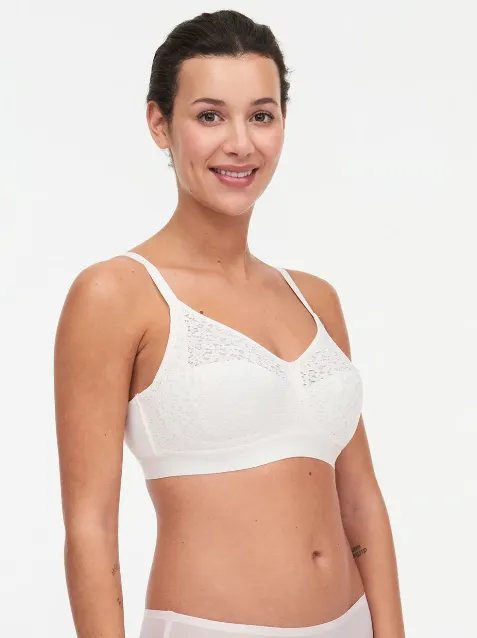 Norah Comfort Lace Wireless Bra In Talc - Chantelle